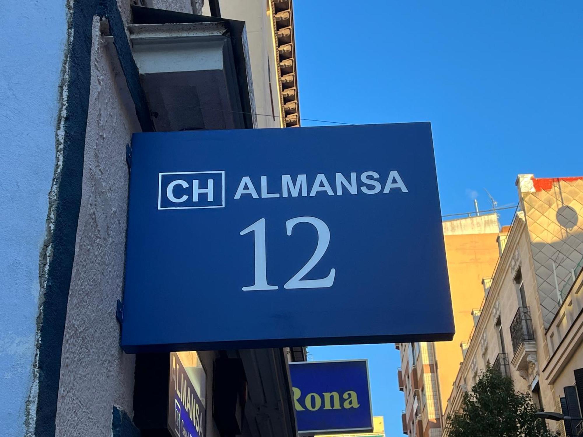 Casa De Huespedes Almansa Hotell Madrid Exteriör bild