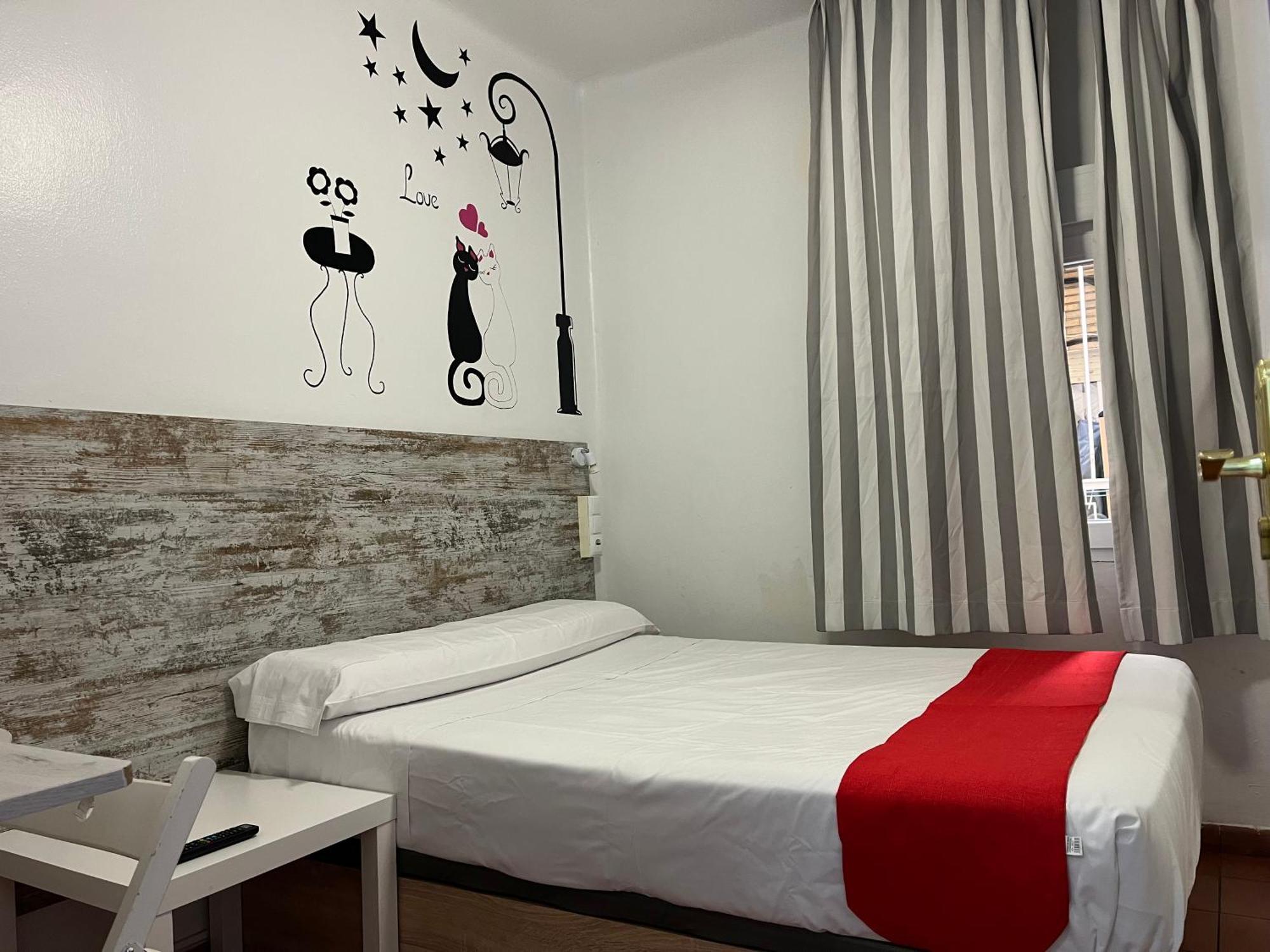 Casa De Huespedes Almansa Hotell Madrid Exteriör bild