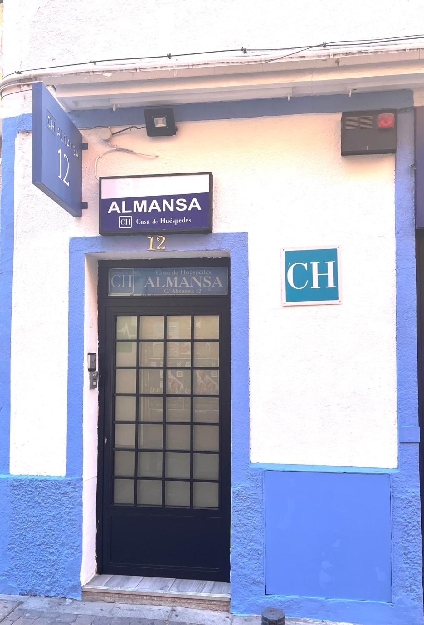 Casa De Huespedes Almansa Hotell Madrid Exteriör bild