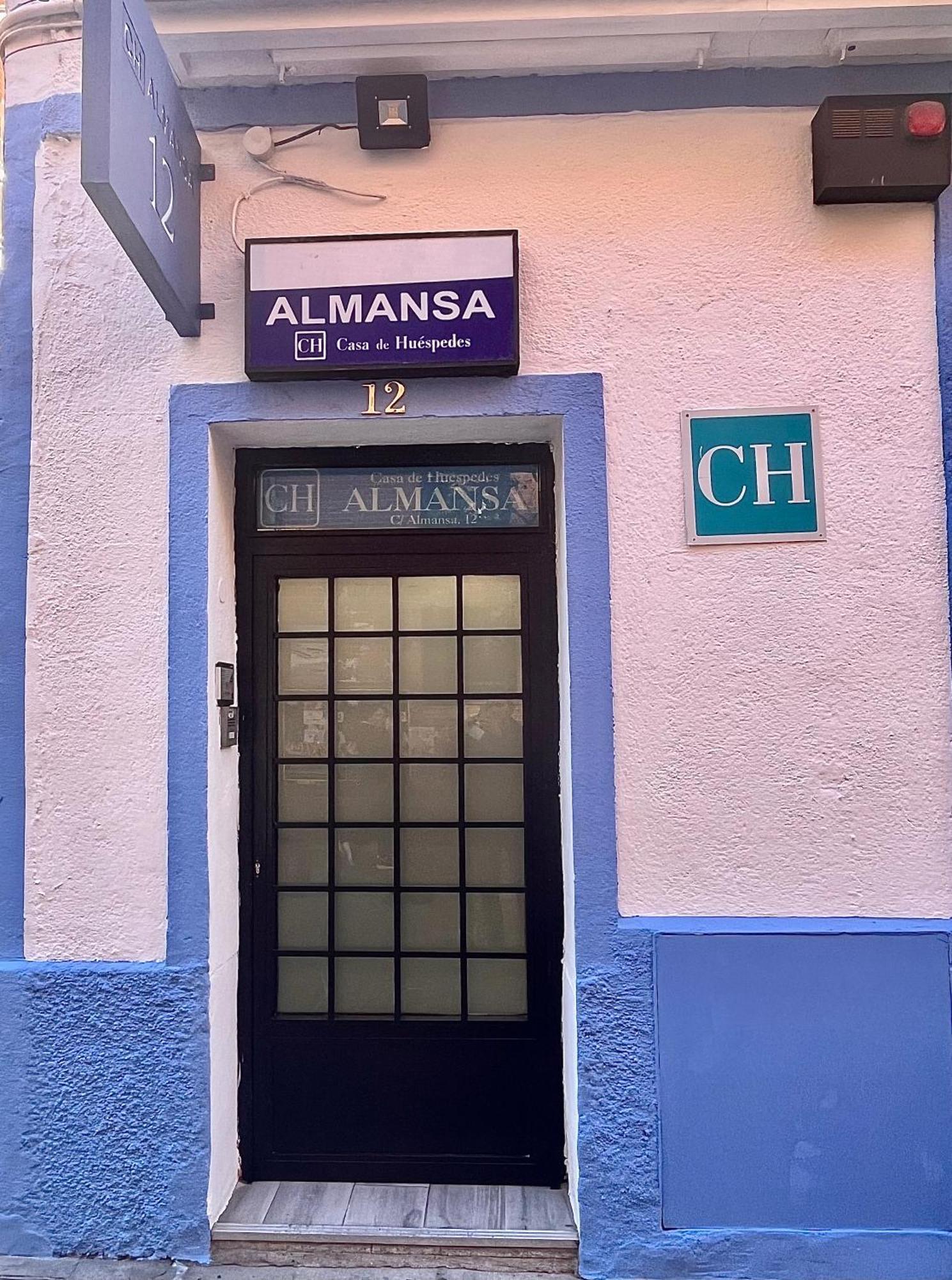 Casa De Huespedes Almansa Hotell Madrid Exteriör bild