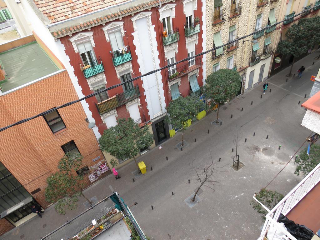 Casa De Huespedes Almansa Hotell Madrid Exteriör bild
